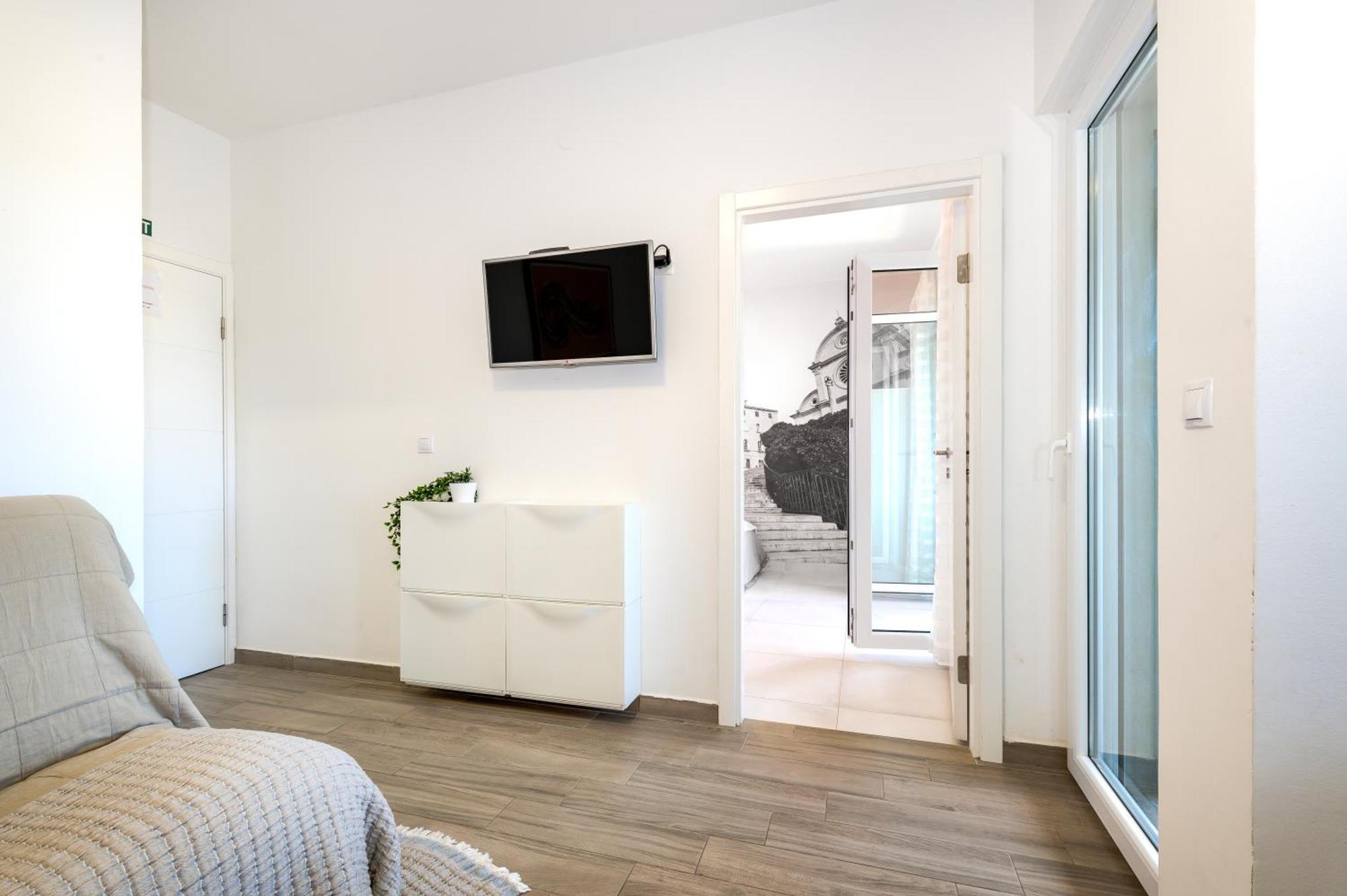 Ojra New Apartment With Seaview Šibenik Buitenkant foto